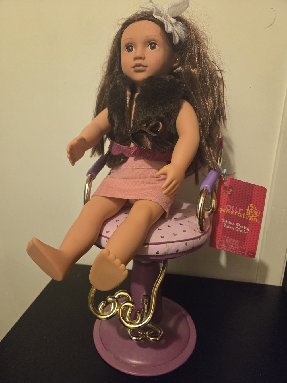 Our Generation Sienna Doll & NWT Sitting Pretty Salon Chair